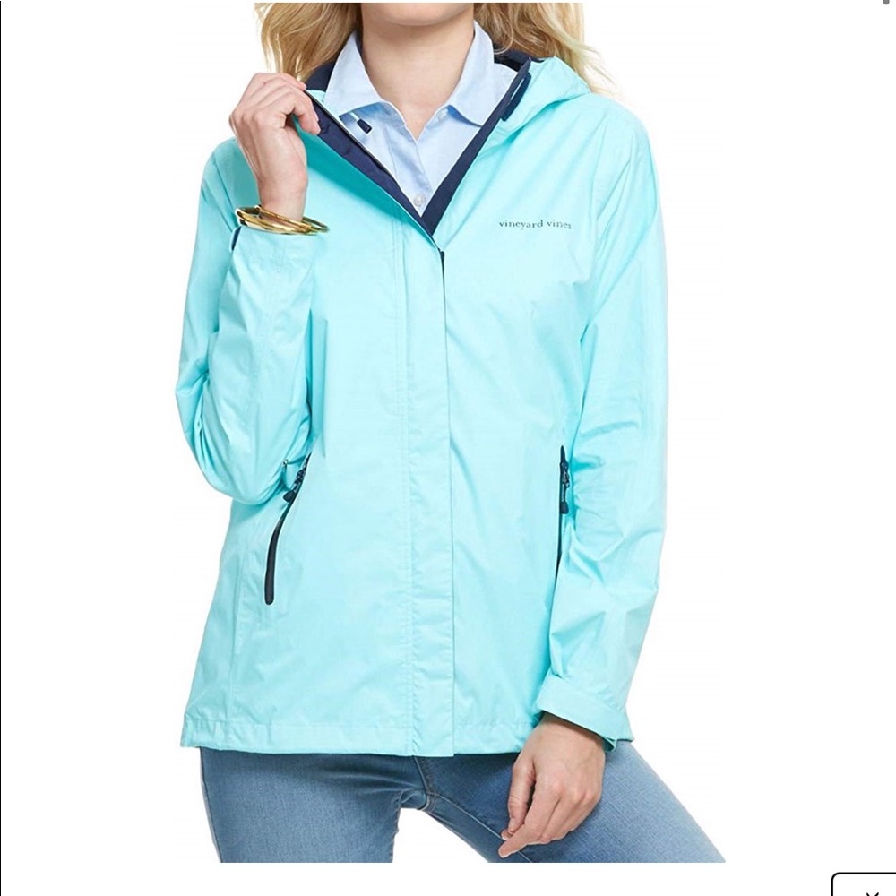 Vineyard Vines rain coat! 🧥😍🌨